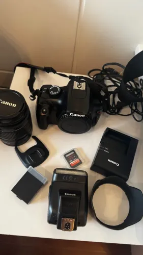 Canon Rebel T5 + 2 Lentes (18-55 + Sigma 18-250) + Flash + Bolsa Lowepro