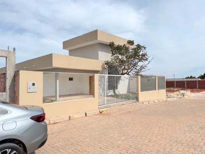? Aluga-se Casa de Alto Padrão em Condomínio Fechado