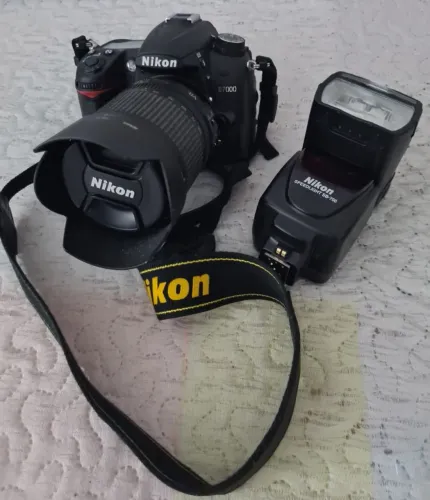 Câmera Nikon D7000 kit completo praticamente zero