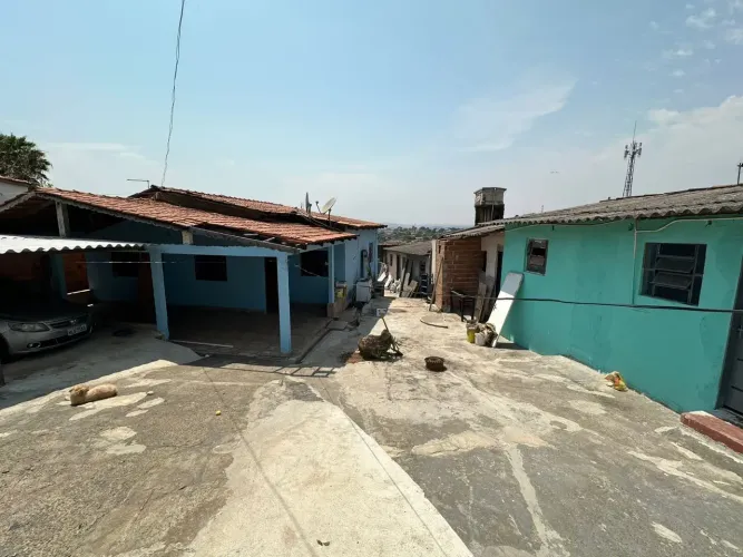 Excelente oportunidade de investimento, lote com 432 m2, possui uma construção NÃO averbad