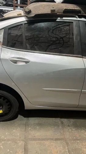 PORTA TRASEIRA DIREITA CHEVROLET ÔNIX PLUS