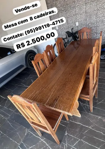 Mesa com 8 cadeiras