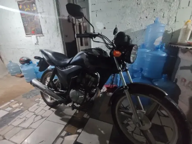 Honda cg 125 2011 , ( obs: muito nova , motor de 150 todo original Honda, não fumaça)