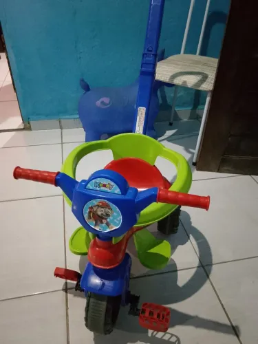 Velocípede e bicicleta de equilíbrio infantil
