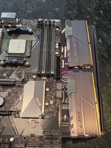 Kit Ryzen 5600x + Asus prime ATX b450 + 16GB Ram Geil RGB 3200Mhz