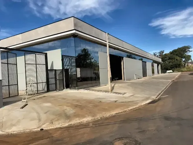 Galpão comercial novo | 2.300m², a 100 m do principal acesso de Mogi Mirim  locação/venda