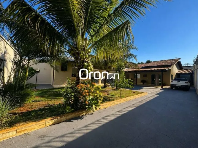 Casa com 2 dormitórios à venda, 132 m² por R$ 520.000,00 - Vila Jardim Pompéia - Goiânia/G