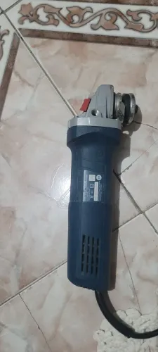 Esmerilhadeira Bosch 127v 900w,ótimo estado