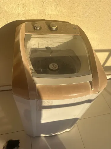 Máquina de lavar com defeito 