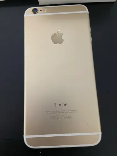 iPhone 6 Plus dourado.