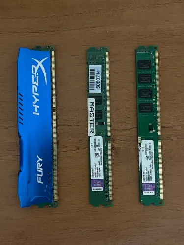 MEMÓRIA RAM DDR3 10GB (2x4GB E 1x2GB)