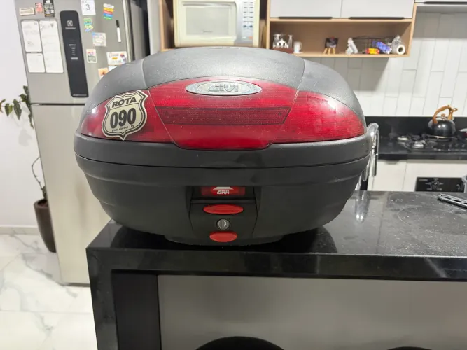 Baú GIVI 45 Litros com chave