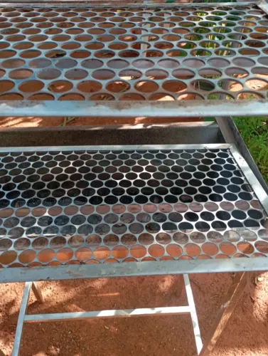 Churrasqueira INOX não enferruja , 2 grelhas