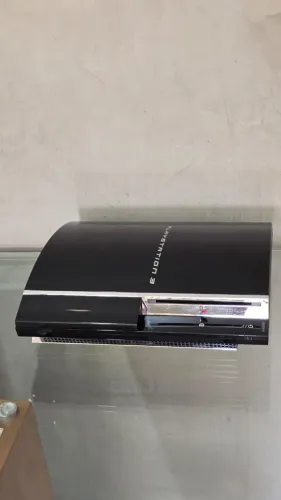 VENDA - PlayStation 3 modelo FAT Retrocompatível, serial CECHE01 (americano). 4 USB's 