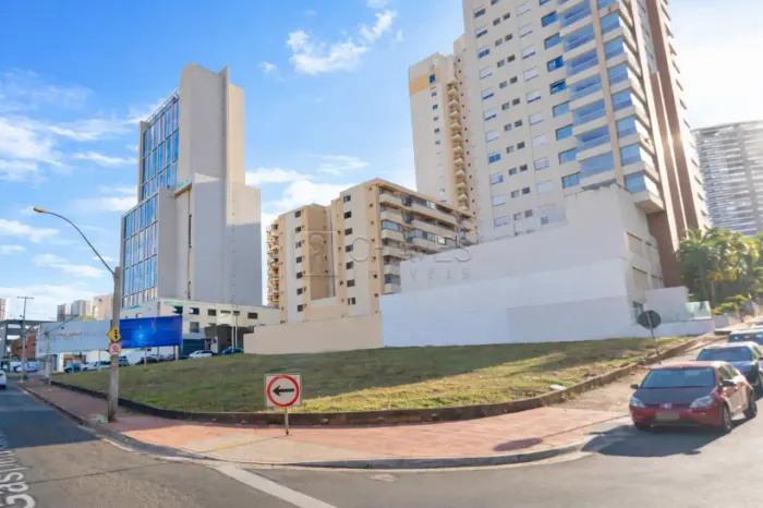 Terreno de 2.182m² à venda no Jardim Botânico, em Ribeirão Preto