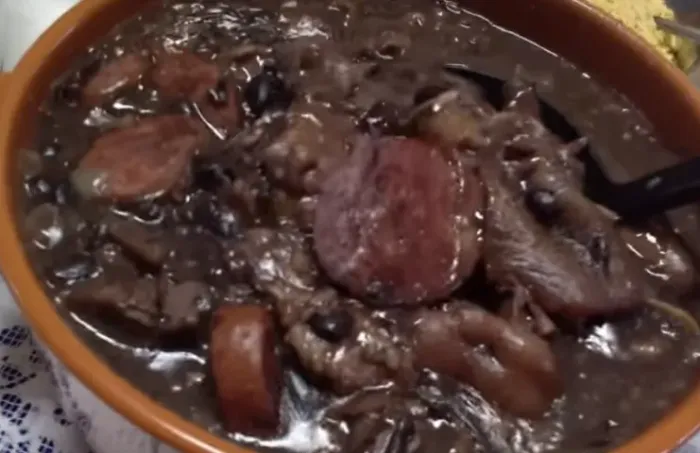 Buffet de Feijoada com Caipirinha Grátis