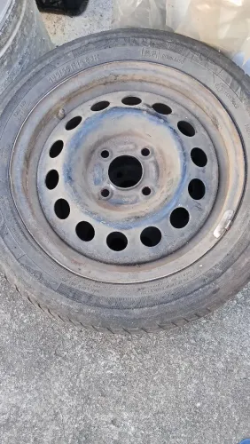 Vendo roda da Ford