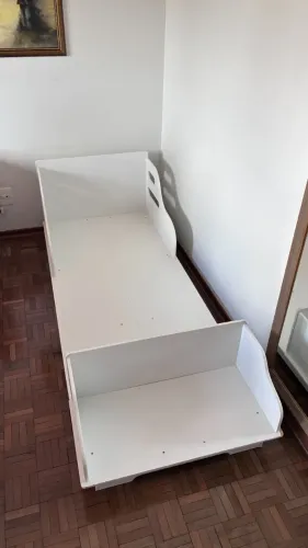 Cama infantil montessoriana em mdf com nicho