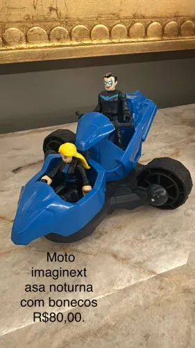 Moto imaginext asa noturna com bonecos 