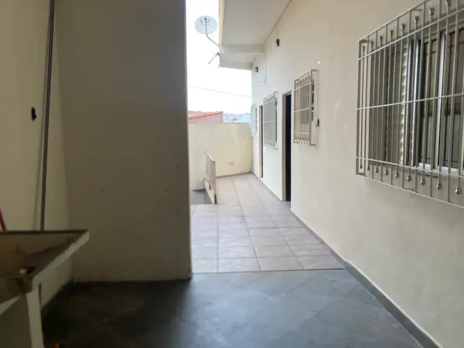 LOCAÇÃO CASA 1 DORMITÓRIO SANTO AN