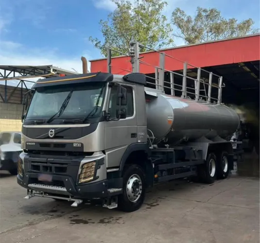 Volvo FMX500 ano 2021, 6x4, com Tanque Pipa completo de 20.000 litros, em MG