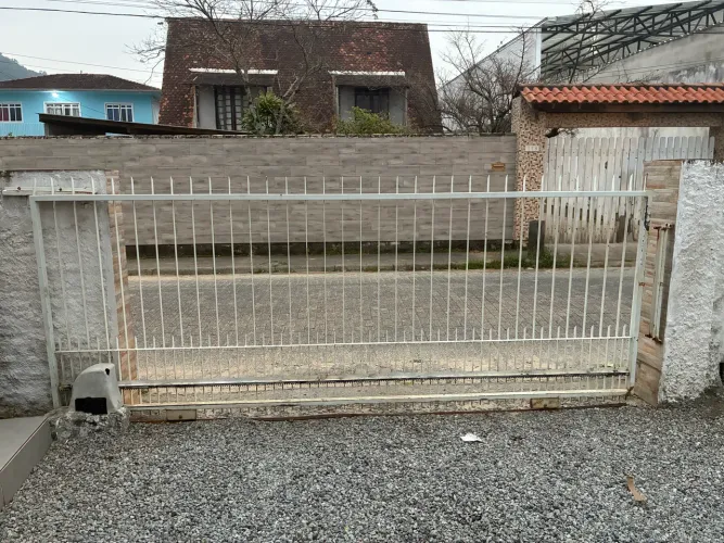 Portão de ferro