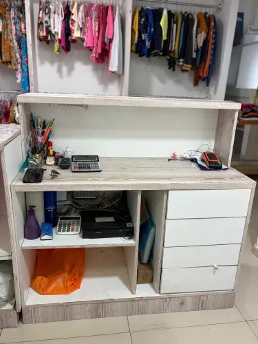 Birô para escritório, lojas ou quarto de estudos