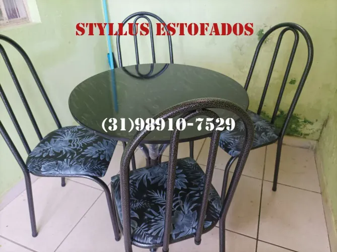 Mesa tubular de 4 cadeiras nova