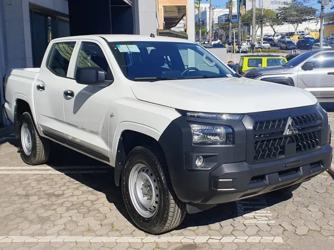 Mitsubishi L200 GL 2.5 4X4 CD Diesel 2027