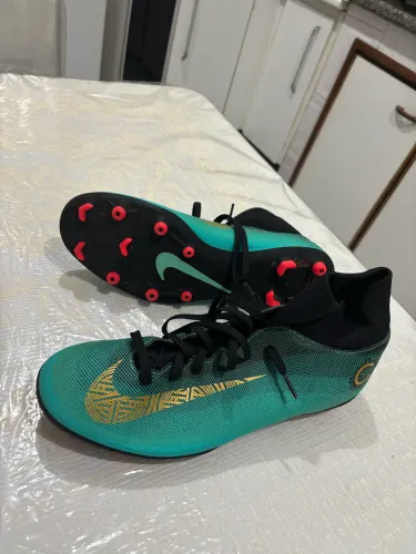 Chuteira mercurial cano longo (43)