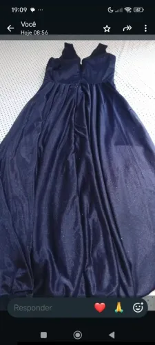 Vestido longo sofisticado da cor azul, bem conservado para venda.