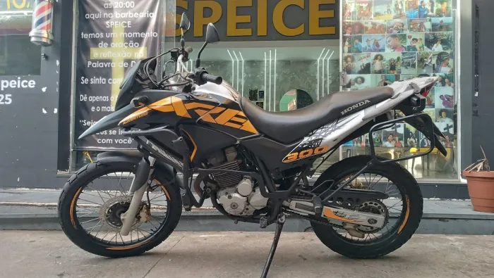 Vende-se XRE 300 ADVENTURE 2017