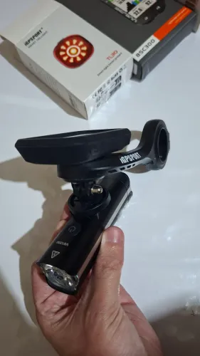 GPS, lanterna e farol para bike
