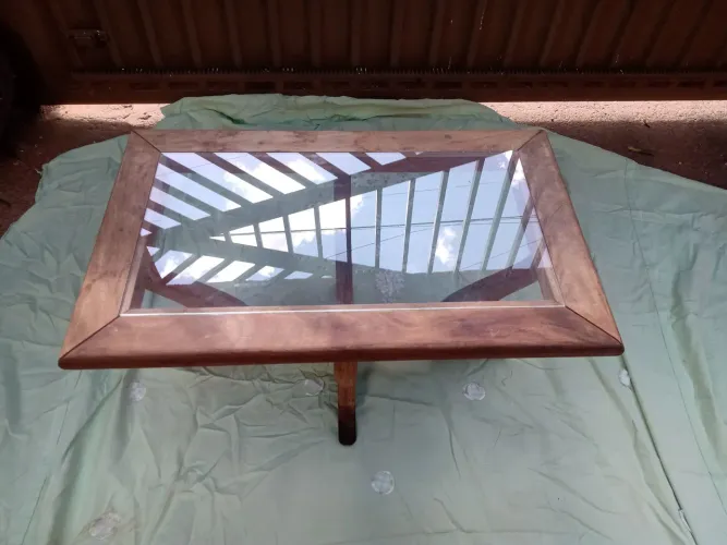 Mesinha de centro de madeira de lei maciça imbuia.C;80cm, L:50cm,A:44cm