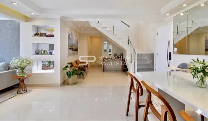Cobertura com 255m² em condomínio clube no bairro da Lapa.