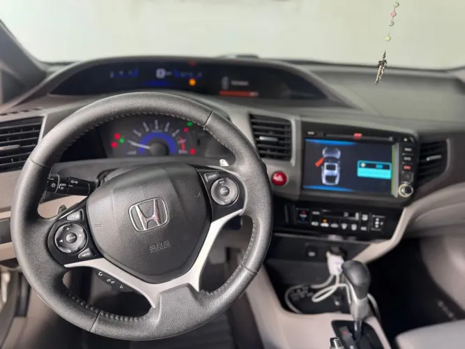 Honda Civic Sedan LXR 2.0 Flexone 16V Aut. 4P 2014