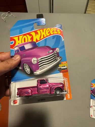 Hotwheels lá troca rosa pink