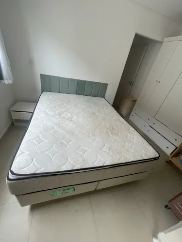 Colchão com base queen size Plumatex