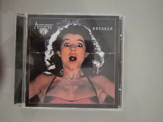 CD Accepr - Breaker
