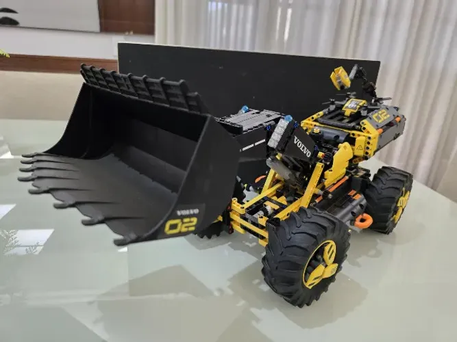 LEGO Volvo 42030