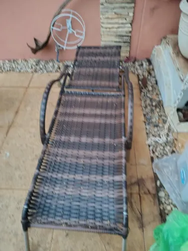 Espreguiçadeira / Cadeira de Piscina em Junco Sintético