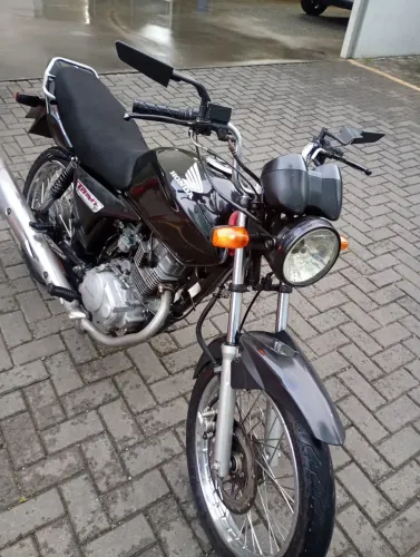 Moto toda boa Titan 150