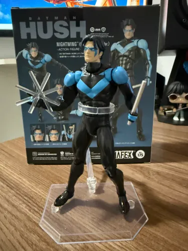 Action Figure Nightwing Hush 175 Mafex Excelente estado