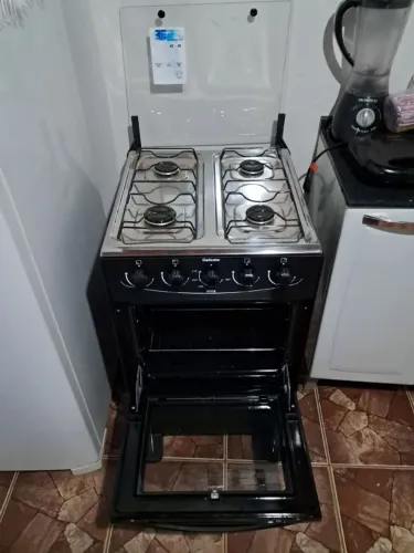 Fogão 4 bocas novo sem marcas de uso