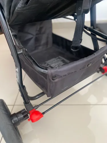 Carrinho de Bebê + Bebê Conforto em Perfeito Estado | Kit R$ 450,00
