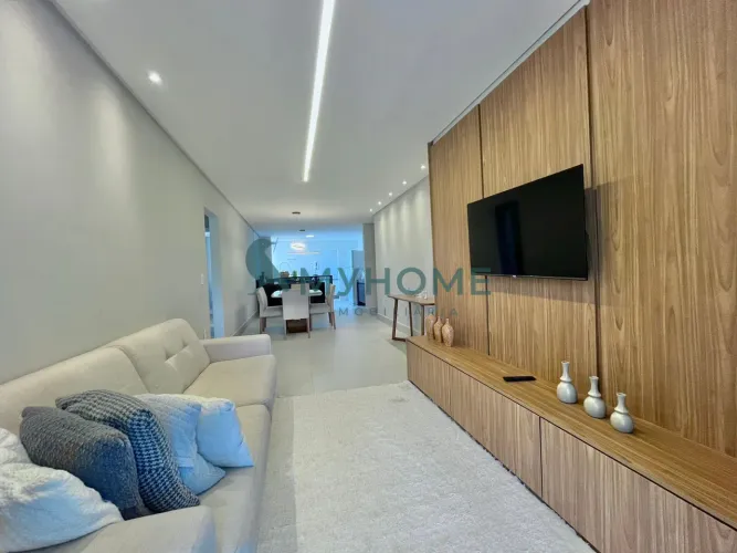 Maravilhoso apartamento decorado a venda com vista mar
