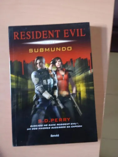 Livro Resident Evil - submundo - Vol. 4 - S.D Perry