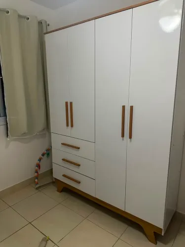 Guarda-Roupa Infantil 4 Portas com Gavetas