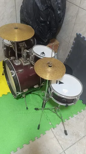 Bateria musical infantil