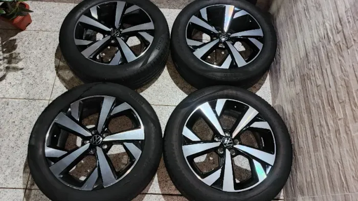 Jogo de Rodas Original VW 17", furação 5x100